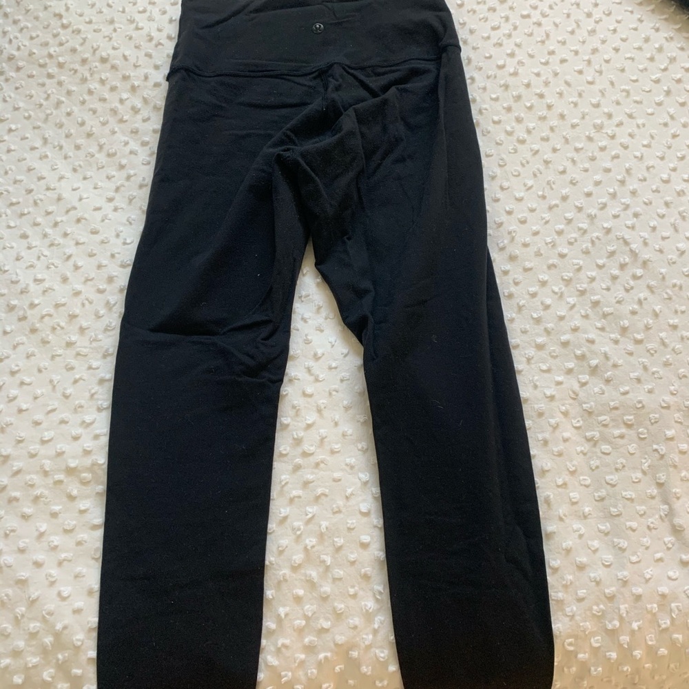 Lululemon black wunder under leggings